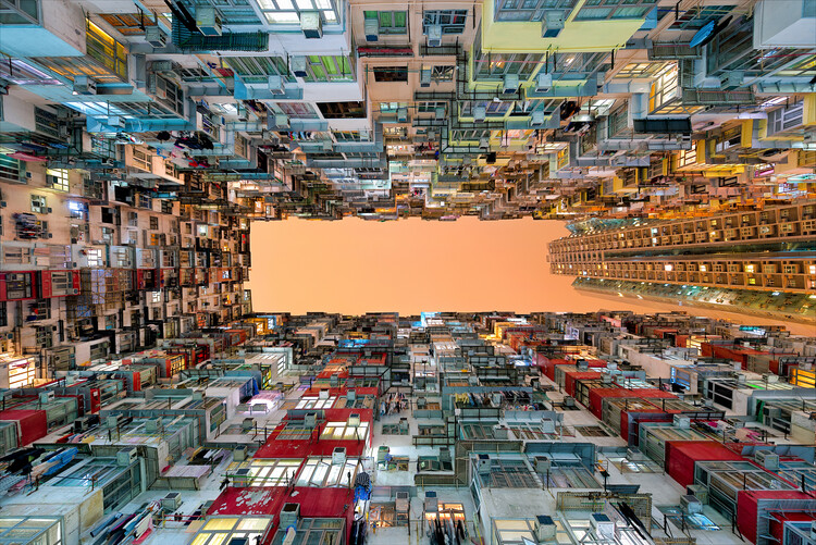 Poster Crowded spaces