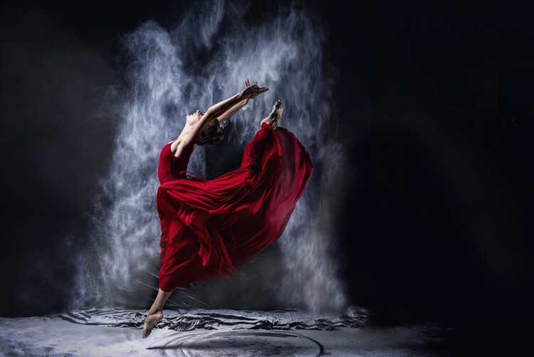 Canvas Print Red Dancing