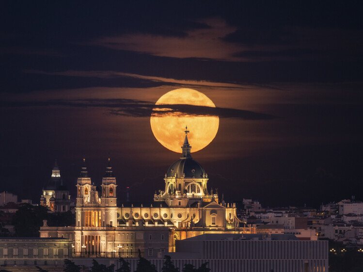 Poster Moon and Dome