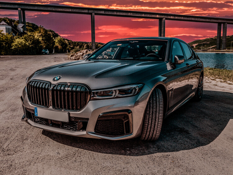 Poster Luxury Limousine Car