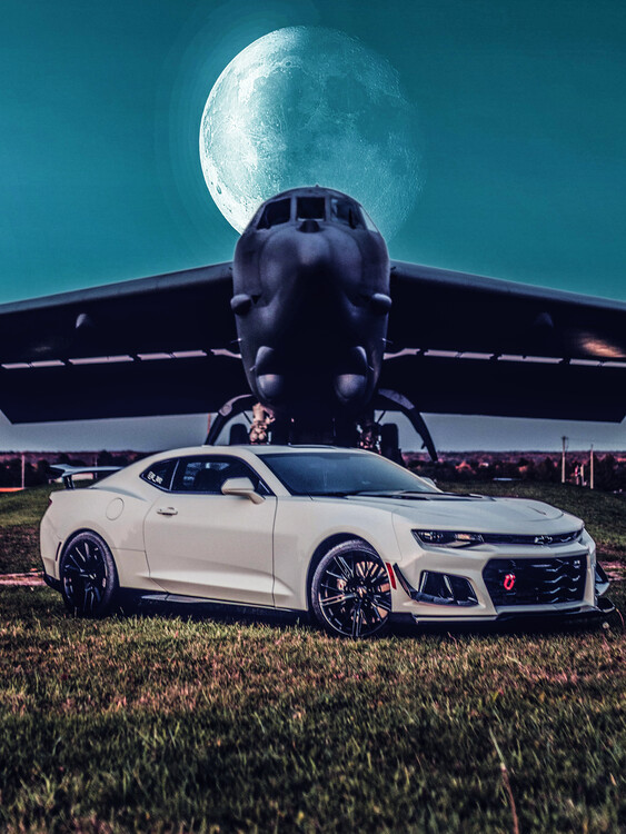 Plakat Camaro Muscle Car in front of an Airplane