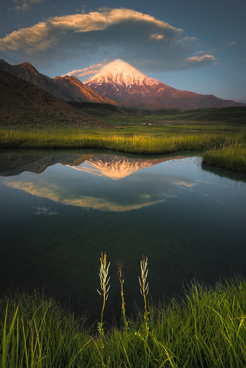 Poster God's Hand on Mount Damavand