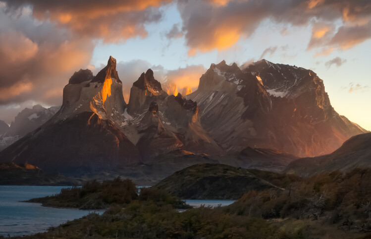 Juliste Torres Glow