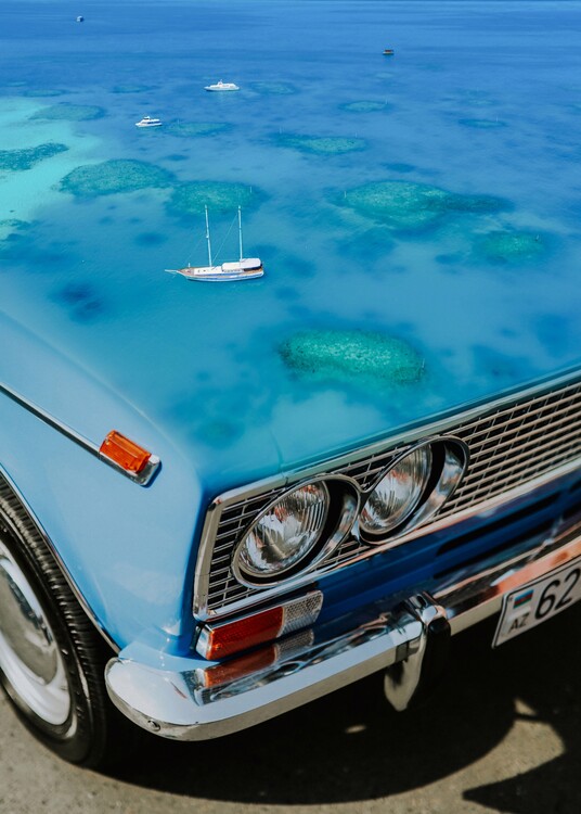 Plakát Classic Car and Boat on a Blue Lagoon