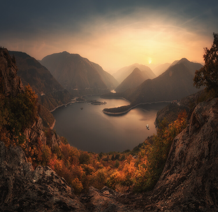 Canvastavla Mountain sun