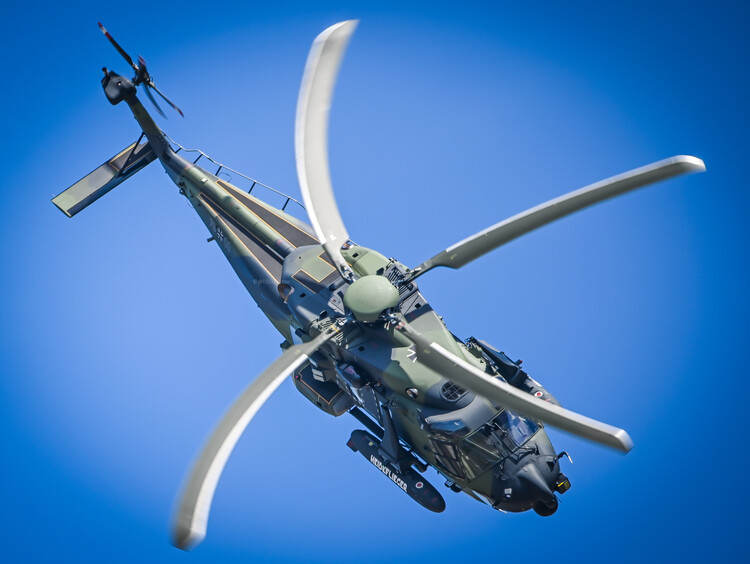 Poster NH90 in a dive