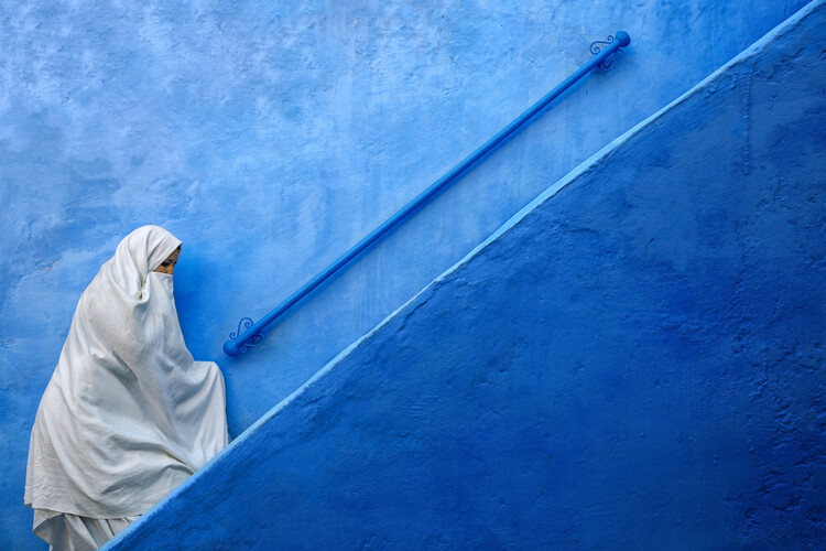 Poster Few steps away