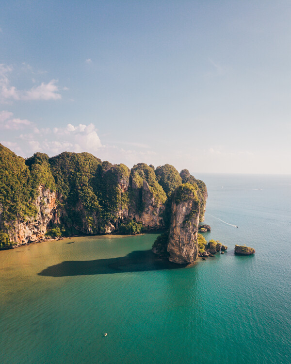 Plakat drone view of rocks in Thailand