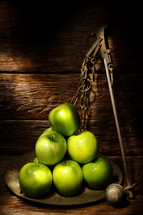 Plakát Some apples on a vintage scales