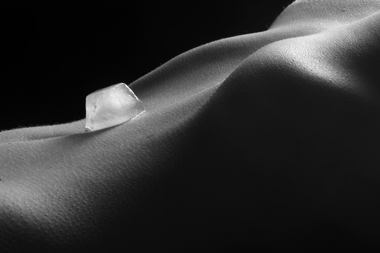 Плакат Ice melting on belly line