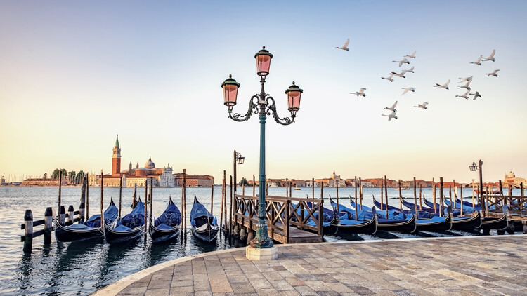 Plakát First Light In Venice