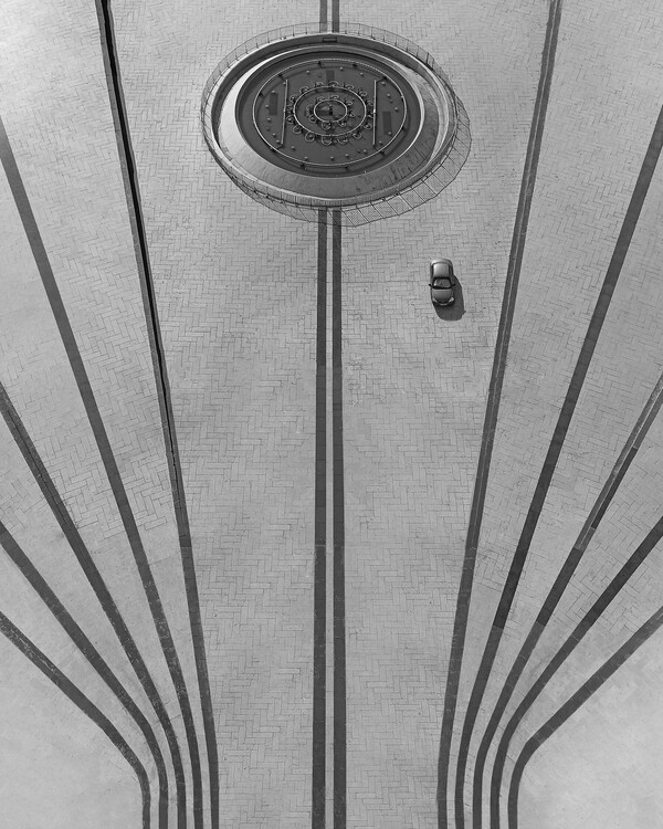 Poster crossing lines