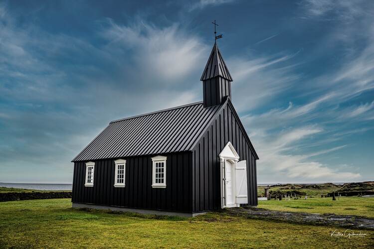 Canvas Print Black Church in Iceland