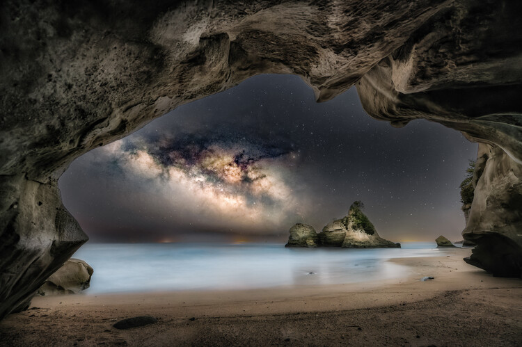 Canvas Print In the cave with starry sky