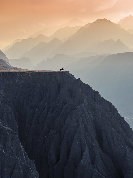 Levně Plakát, Obraz - Alone On The Top, Cai Mimg, 30 × 40 cm