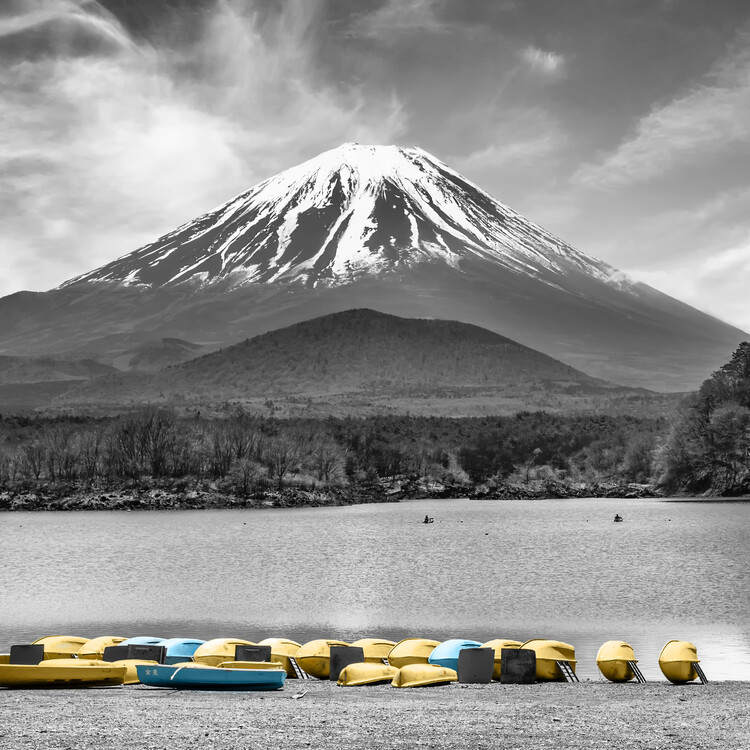 Plakat Charming Lake Shoji with majestic Mount Fuji | colorkey