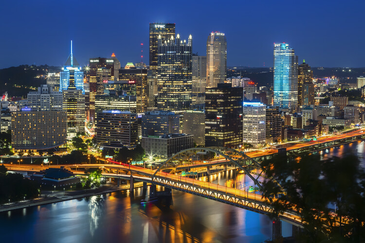 Juliste Amazing Pittsburgh Skyline in the Evening
