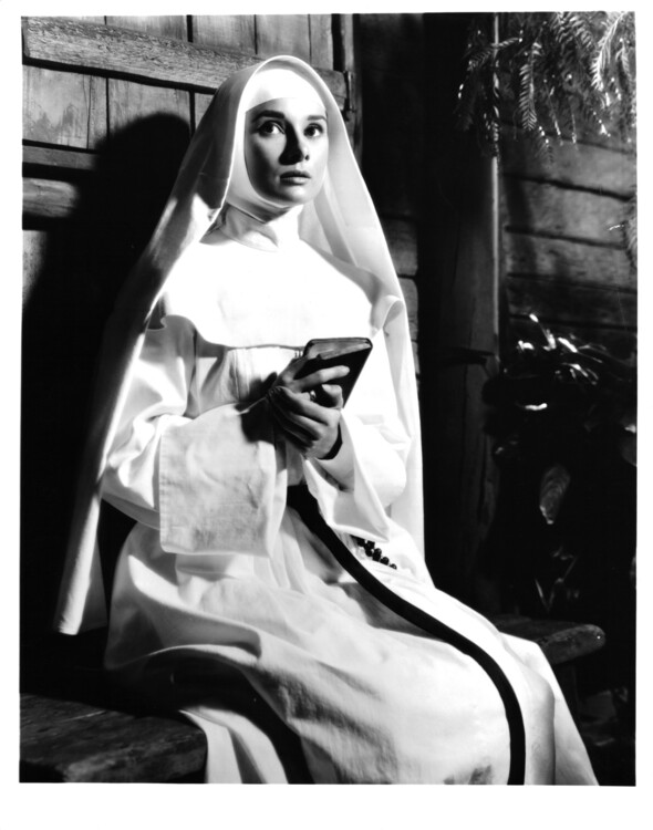 Canvas Print Audrey Hepburn In 'The Nun's Story'