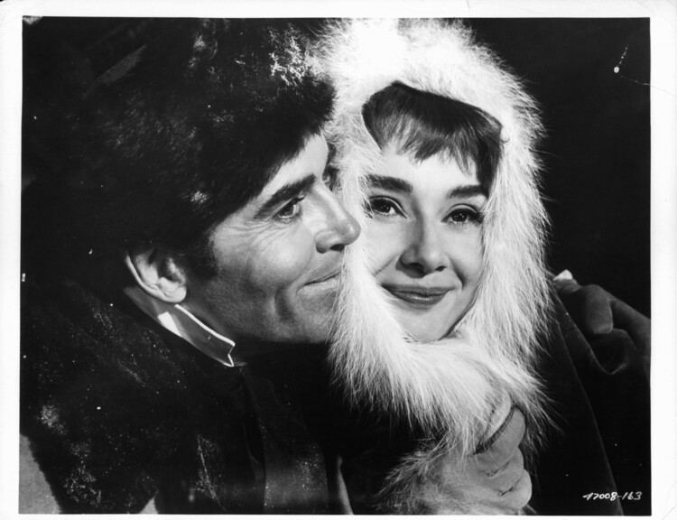 Levně Plakát, Obraz - Henry Fonda And Audrey Hepburn In 'War And Peace', 40 × 30 cm