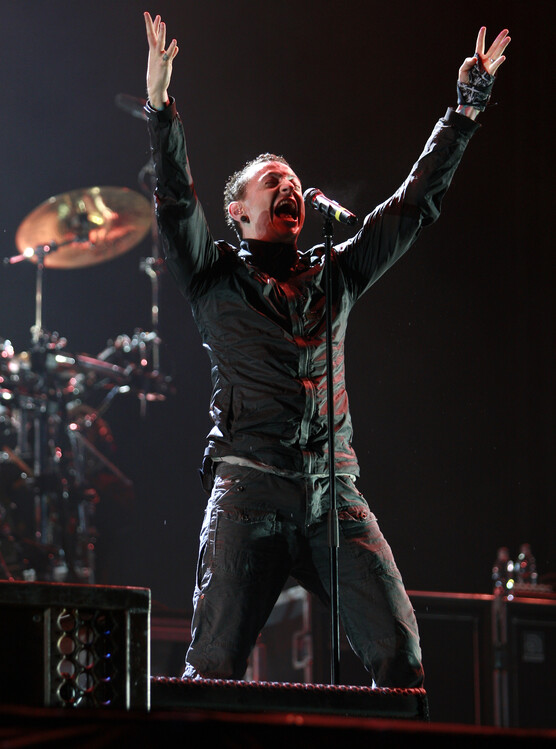Poster Chester Bennington of Linkin Park at Sonisphere 2009