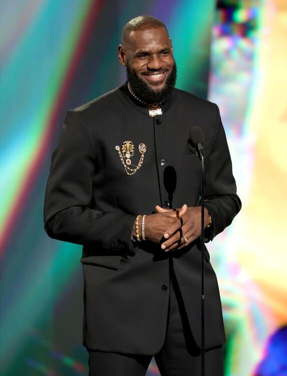 Levně Plakát, Obraz - LeBron James at the 2023 ESPY Awards, 30 × 40 cm