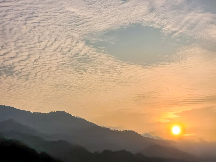 Poster Beautiful sunset at mountains