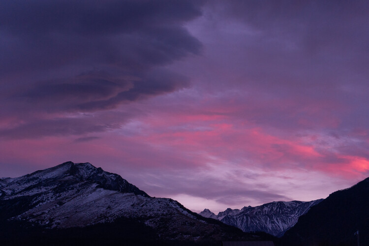 Poster Sundown in the mountains