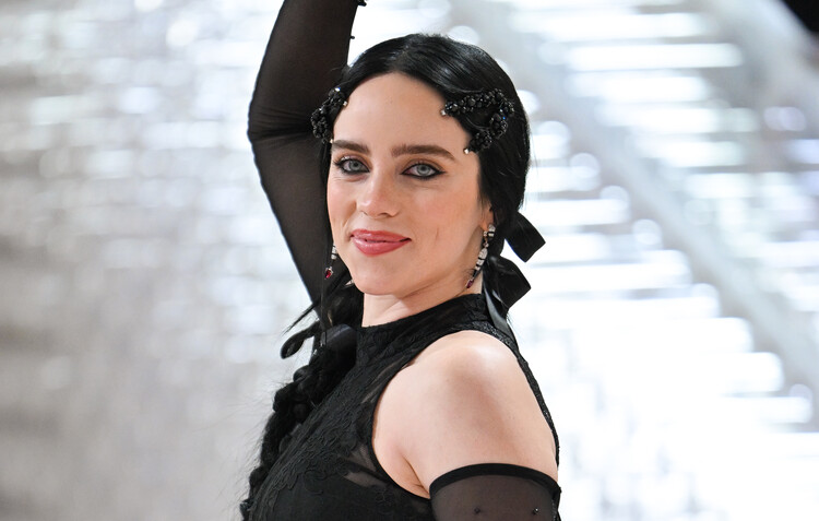 Poster Billie Eilish, The 2023 Met Gala Celebrating Karl