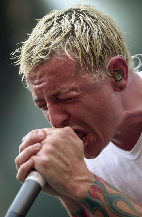 Poster Chester Bennington of Linkin Park performs