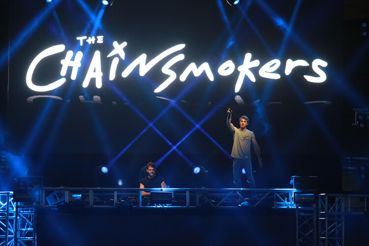 Poster The Chainsmokers Live Performance Delhi -