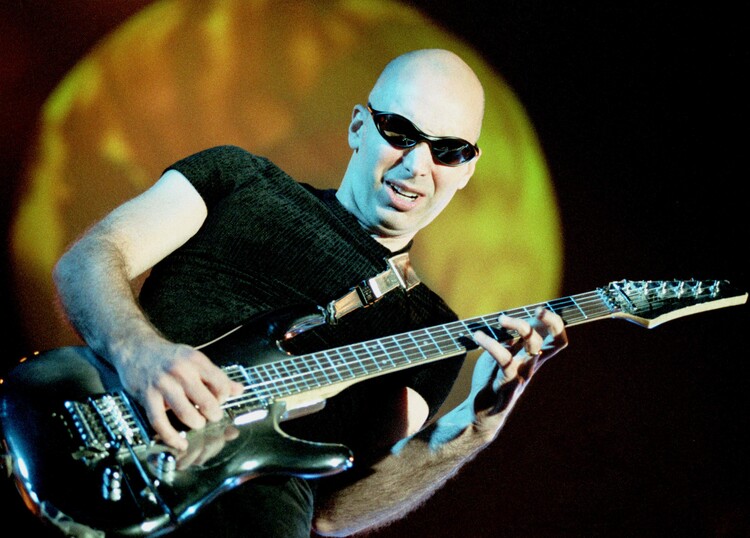 Levně Plakát, Obraz - Photo of Joe SATRIANI, 40 × 30 cm