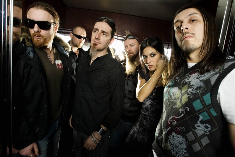Levně Plakát, Obraz - Lacuna Coil Posed In Leeds, 40 × 26.7 cm