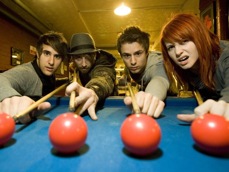 Poster Paramore Play Manchester