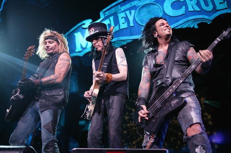Картината върху платно Photo of Nikki SIXX and Mick