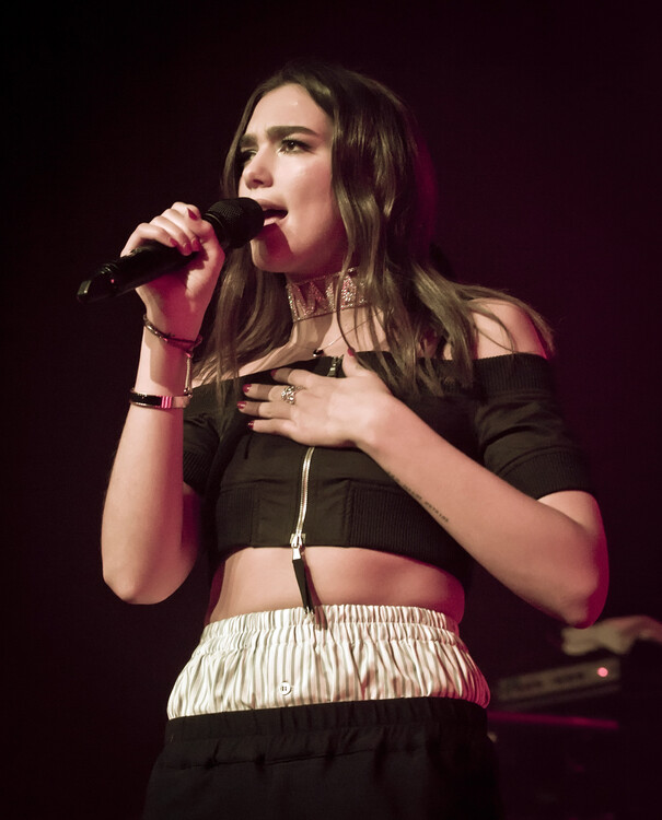 Poster Dua Lipa Performs In Berlin
