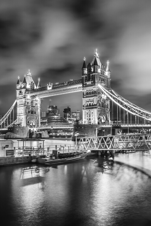 Poster LONDON Monochrome Tower Bridge in evening light