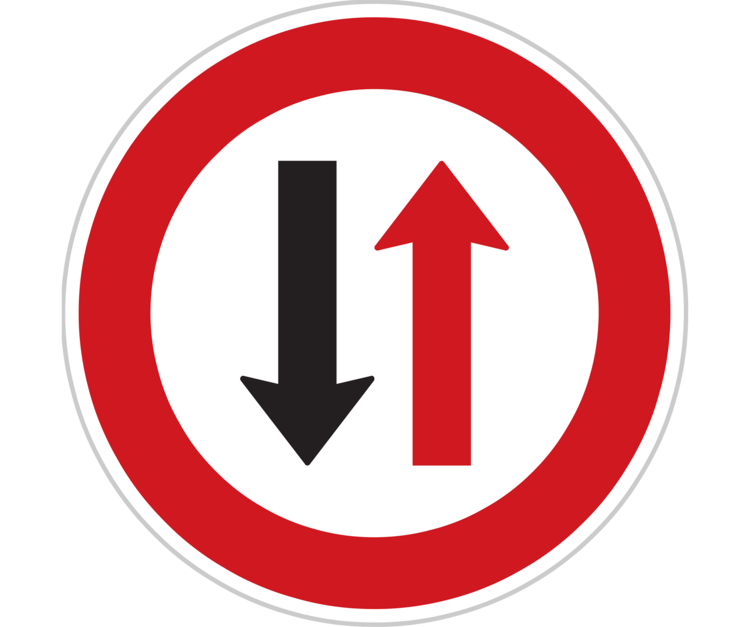 T-shirt Priority to oncoming traffic
