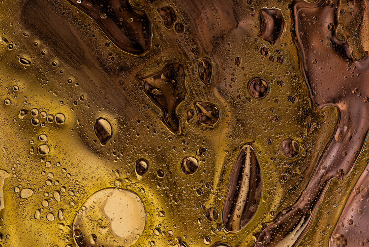 Плакат Golden Swirls: An Abstract Dance of Light and Texture