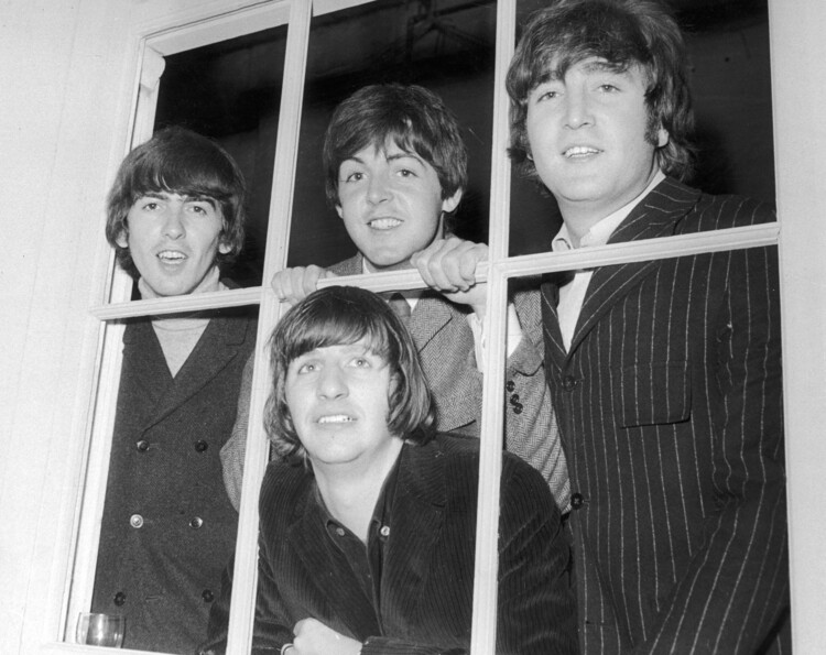 Obraz na plátně Peek-A-Boo Beatles