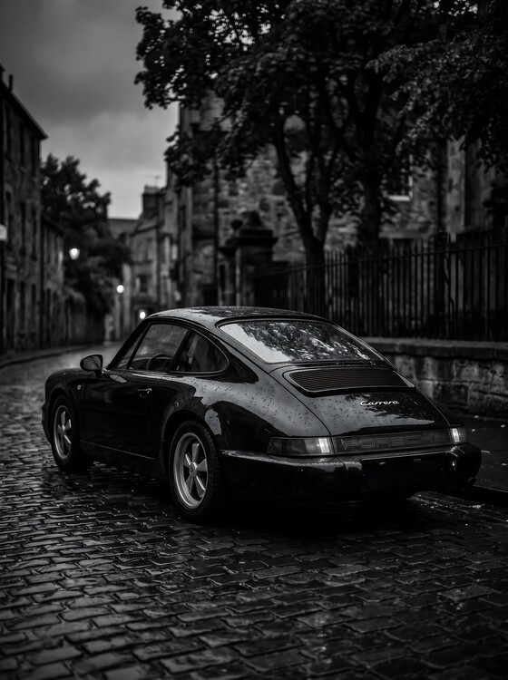 Poster A Classic Porsche 911 Carrera Captured in Monochrome