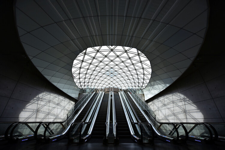 Levně Plakát, Obraz - Light Filled Escalators, Jorge Pimenta, 40 × 26.7 cm