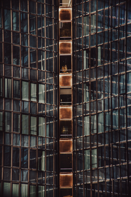 Levně Plakát, Obraz - Sleek Urban Glass Facade, Meiji Maruo, 26.7 × 40 cm