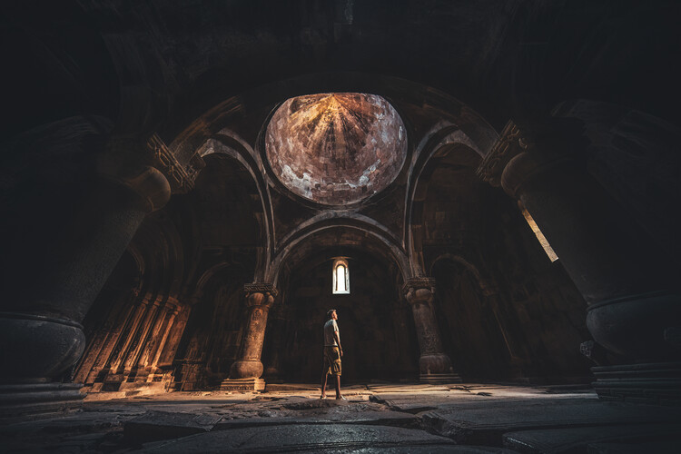 Levně Plakát, Obraz - Man in Ancient Church Light, Marco Tagliarino, 40 × 26.7 cm