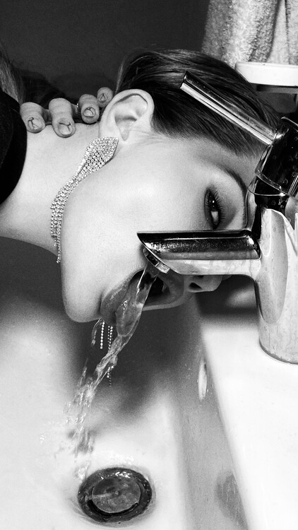 Juliste Bathroom Fashion Portrait Woman Poster