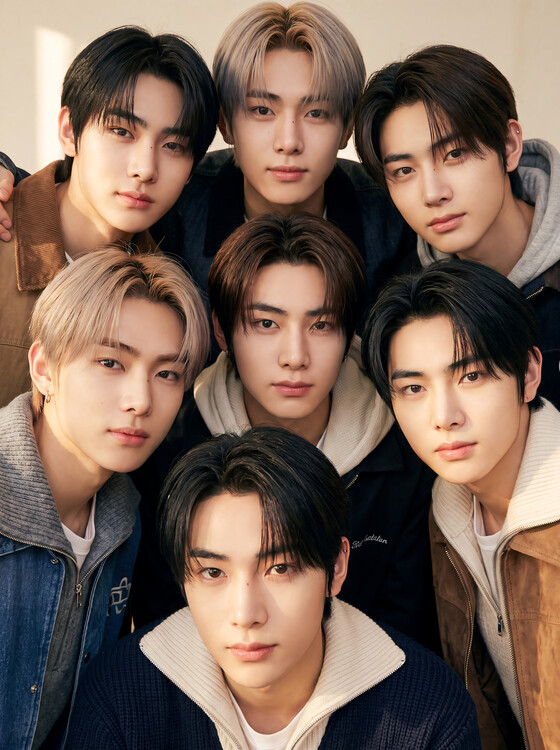 Плакат South Korean K-pop boy band ENHYPEN.