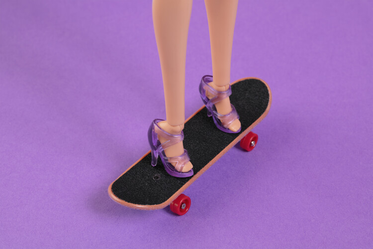 Poster Julia Ramiro - Skater Heels