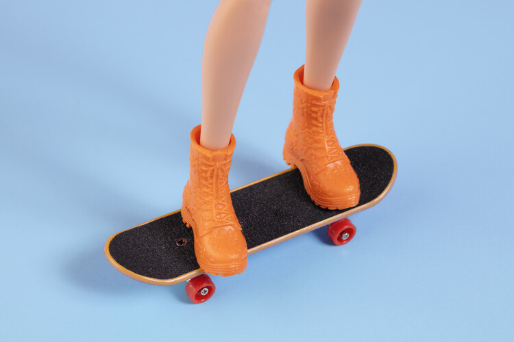 Poster Julia Ramiro - Skater Boots