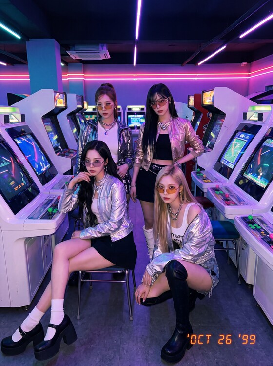 Плакат aespa: Y2K Cyber-Arcade Dream