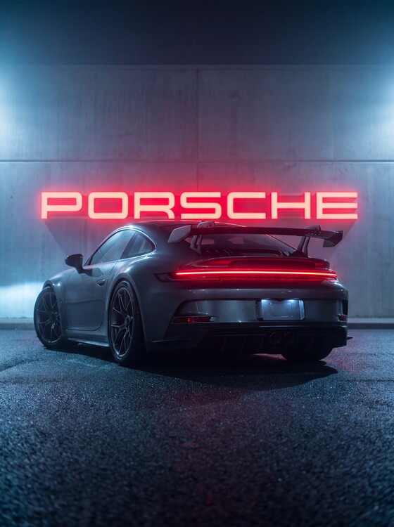 Plakát Neon Predator: Sleek Grey Porsche 992 GT3