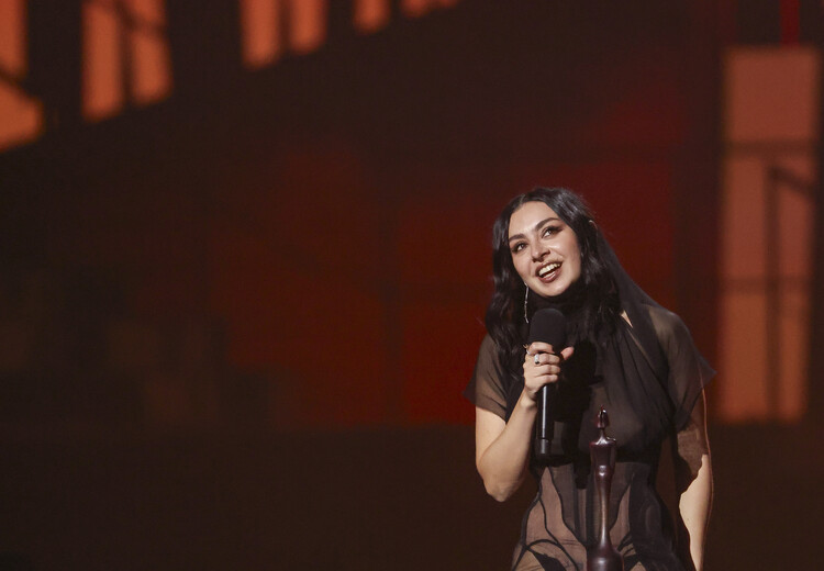 Plakát Charli XCX, The BRIT Awards 2025